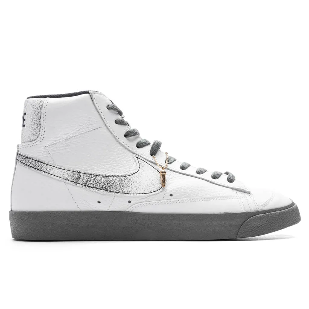 Blazer Mid 77 EMB - White/Smoke Grey/Black Nike signature design with comfort fit