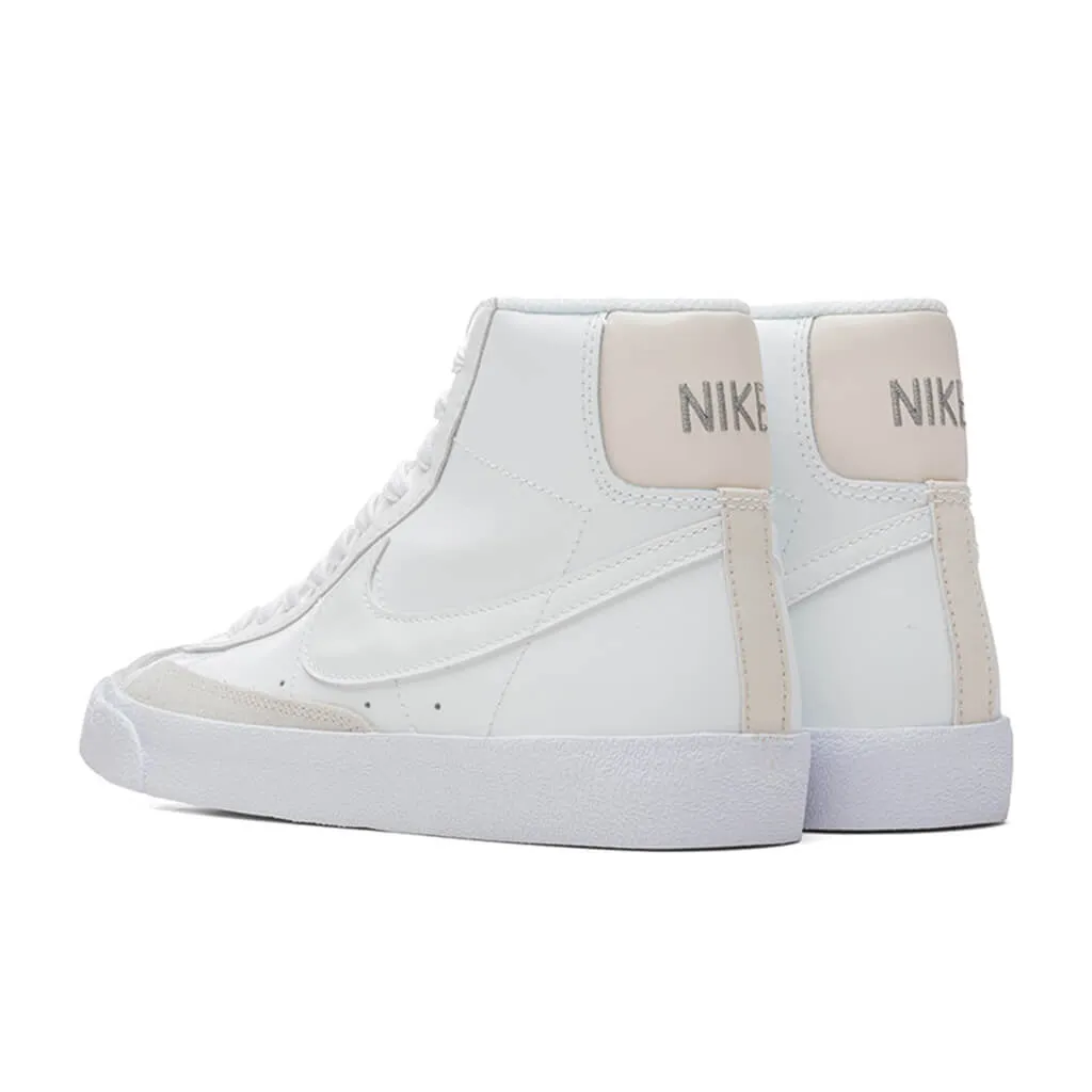 Blazer Mid '77 (GS) - Summit White/Clear/LT Orewood Nike Bold Logo Sneakers