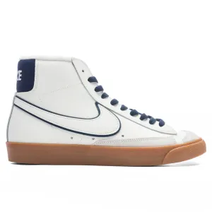 Blazer Mid '77 PRM - Sail/Midnight Navy/Gum Medium Brown Nike signature design with comfort fit