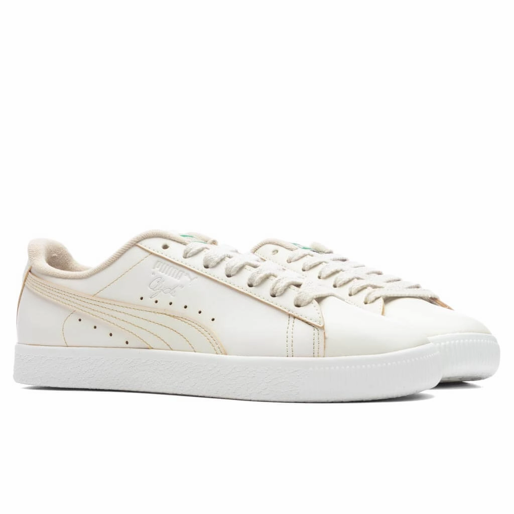 Clyde Coffee - White/Coffee Puma Suede Street Sneakers