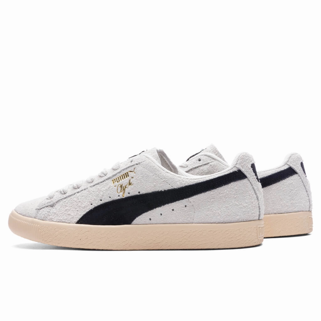 Clyde Hairy Suede - Sedate Gray/Cashew Puma Suede Street Sneakers