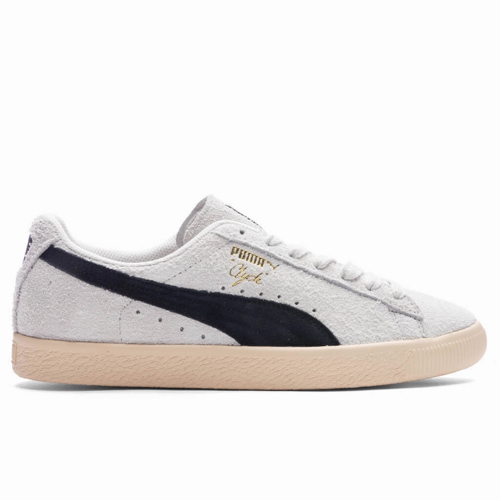 Clyde Hairy Suede - Sedate Gray/Cashew Puma shoes with suede and modern shape