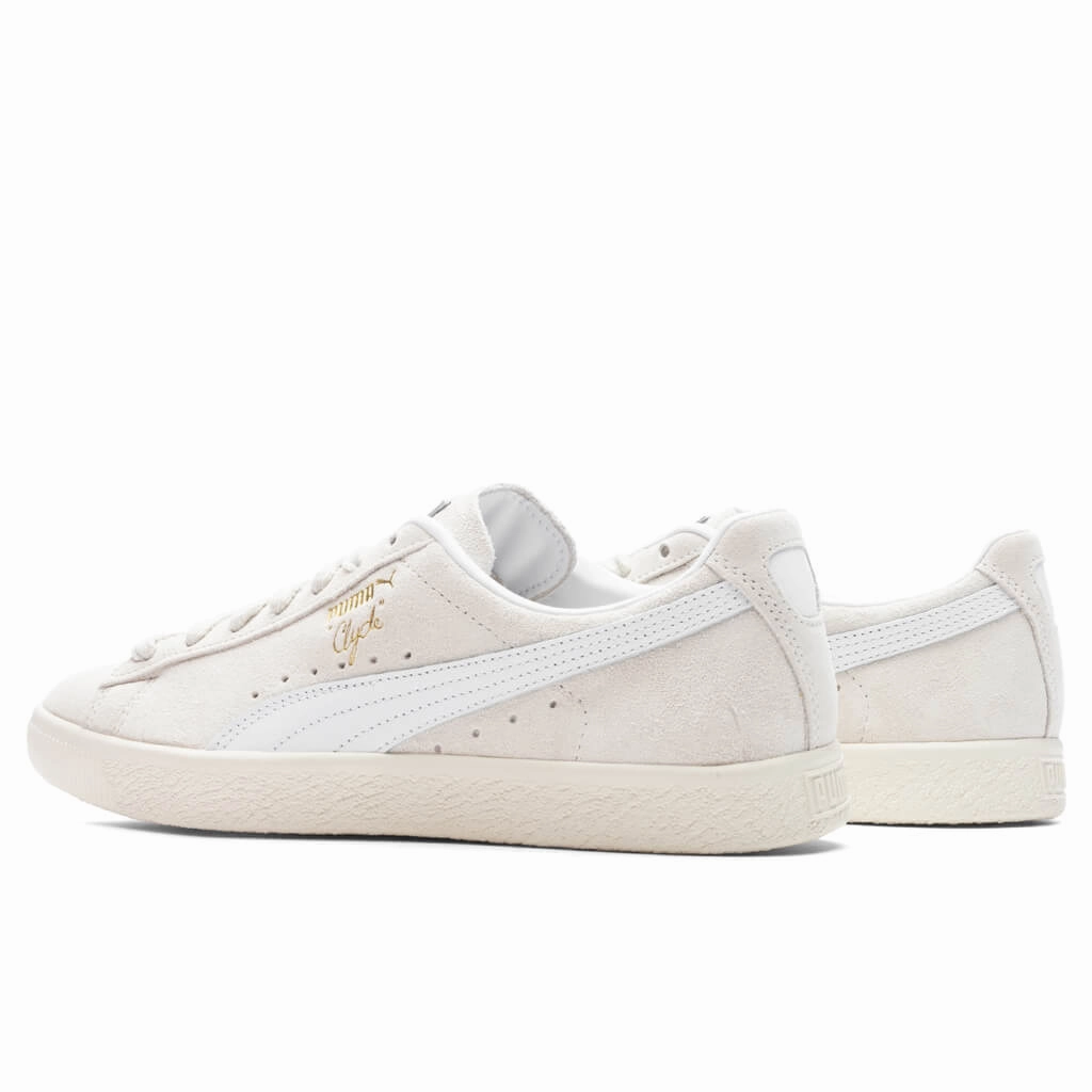 Clyde PRM - Frosted Ivory/White Puma Suede Street Sneakers