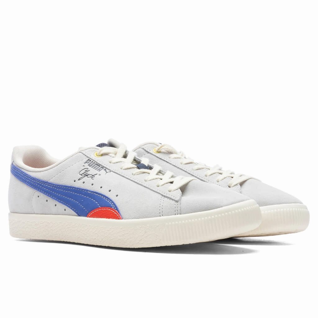 Clyde TM - Glacial Gray/Royal Sapphire/Frosted Ivory Puma Suede Street Sneakers