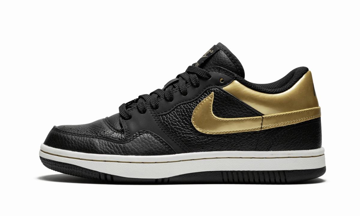 Court Force Low "Black and Gold" Nike Basketball sneakers