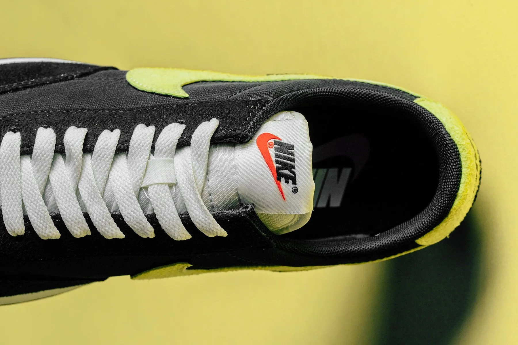 Daybreak SP - Black/Limelight Nike Cushioned Mesh Sneakers