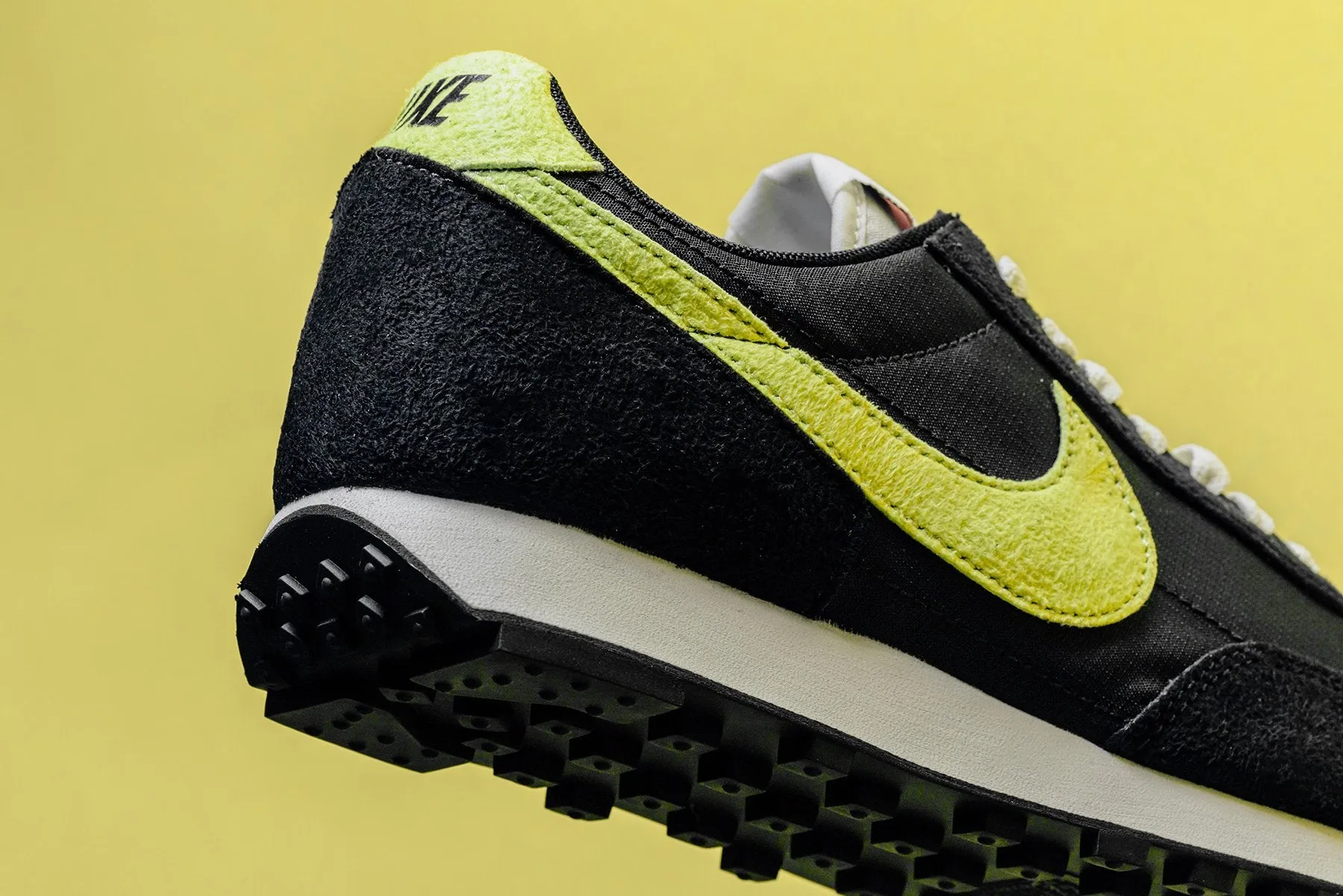 Daybreak SP - Black/Limelight Nike Cushioned Mesh Sneakers