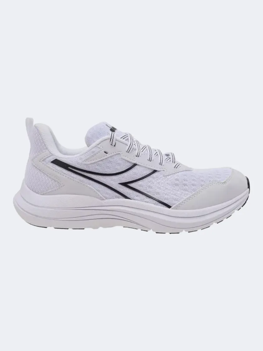 Diadora Snipe 2 Men Running Shoes White/Black Essential mens casual shoes for comfort