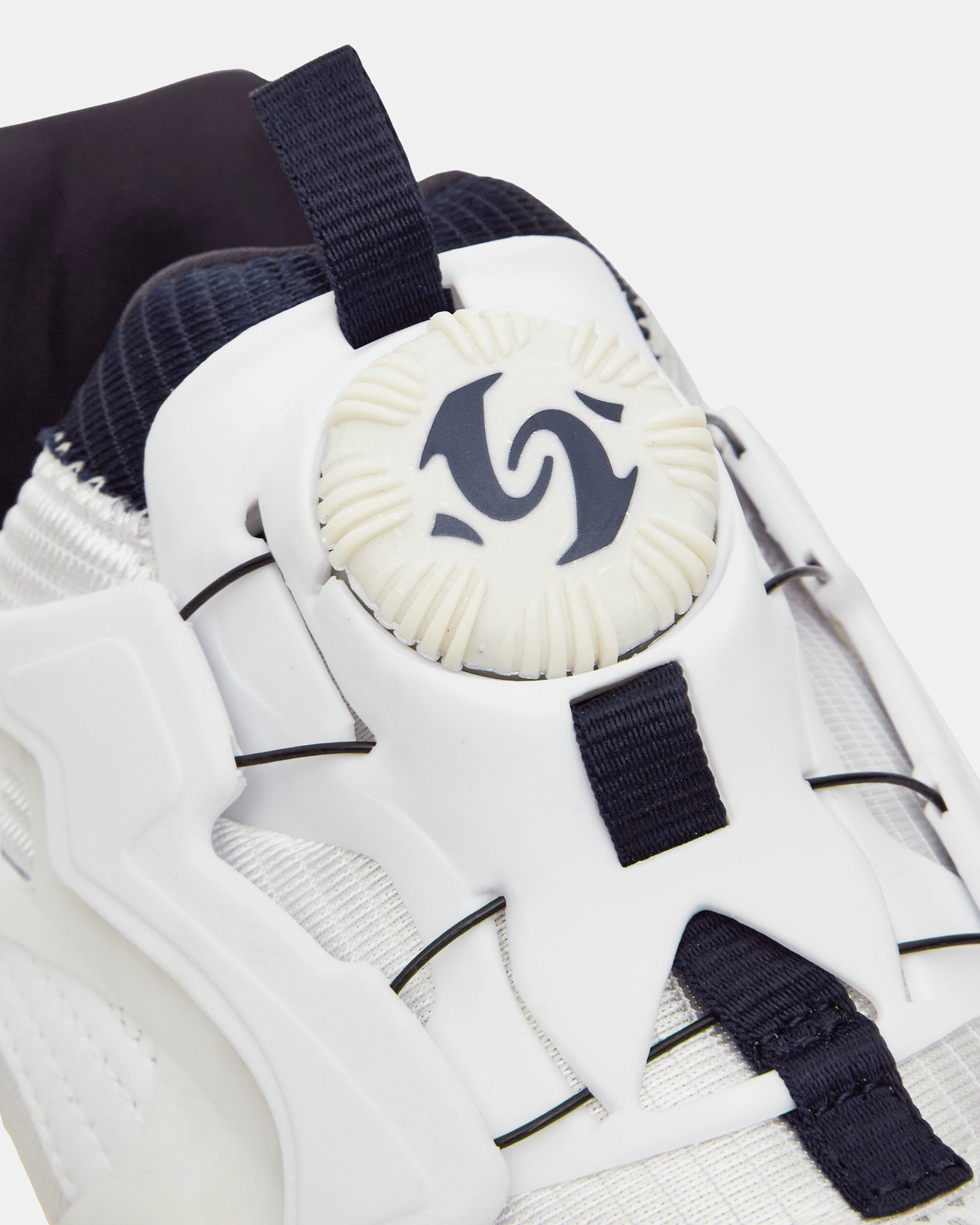 Disc Blaze The Never Worn II Sneakers White Modern Athletic Shoes