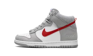 Dunk Hi SE (GS) "Athletic Club" Nike Grade School styles