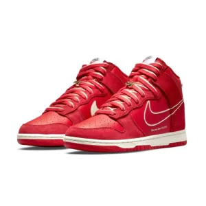 Dunk High First Use Red By Nike Nike Dunk sneakers with classic silhouette