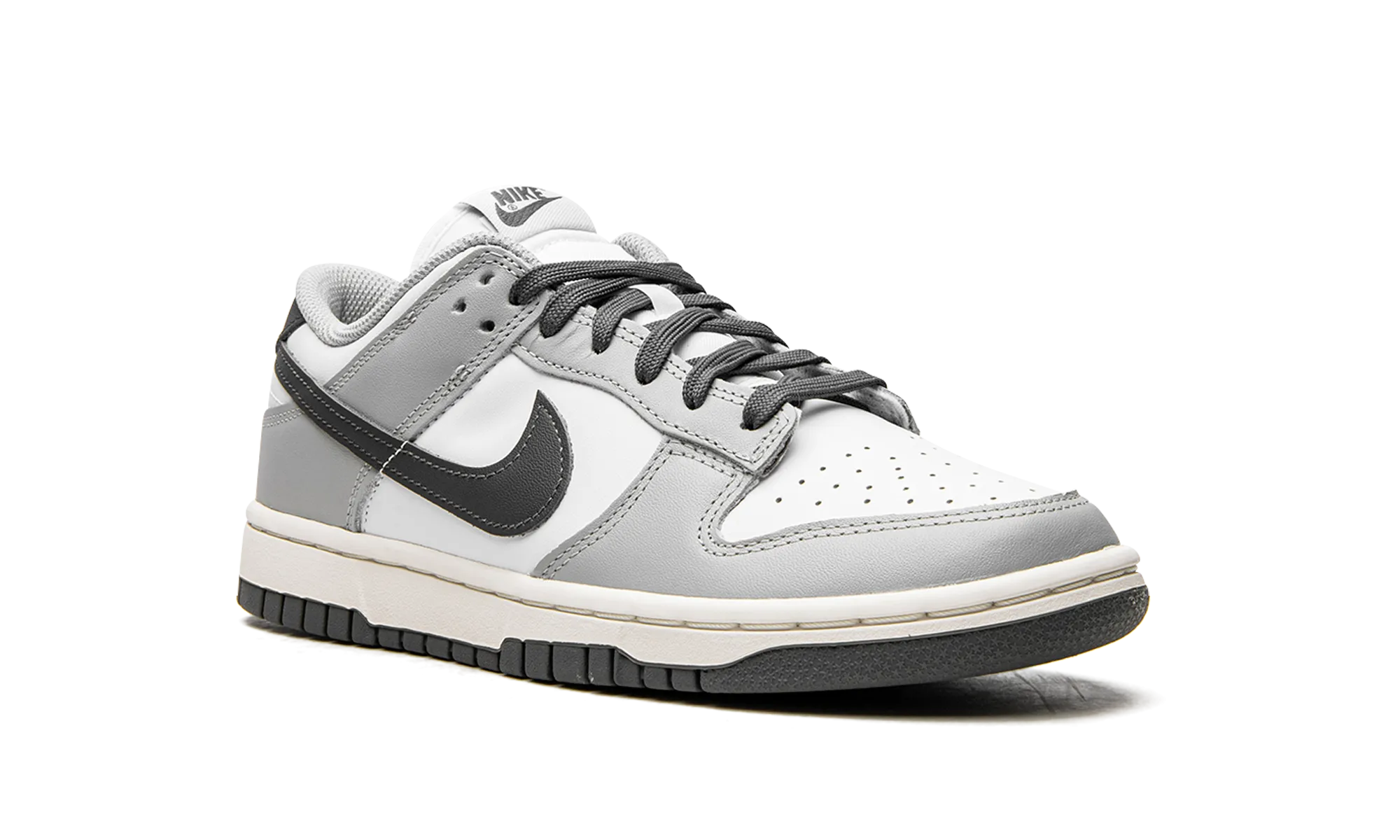DUNK LO MNS WMNS "Light Smoke Grey" nike womens mesh trainers