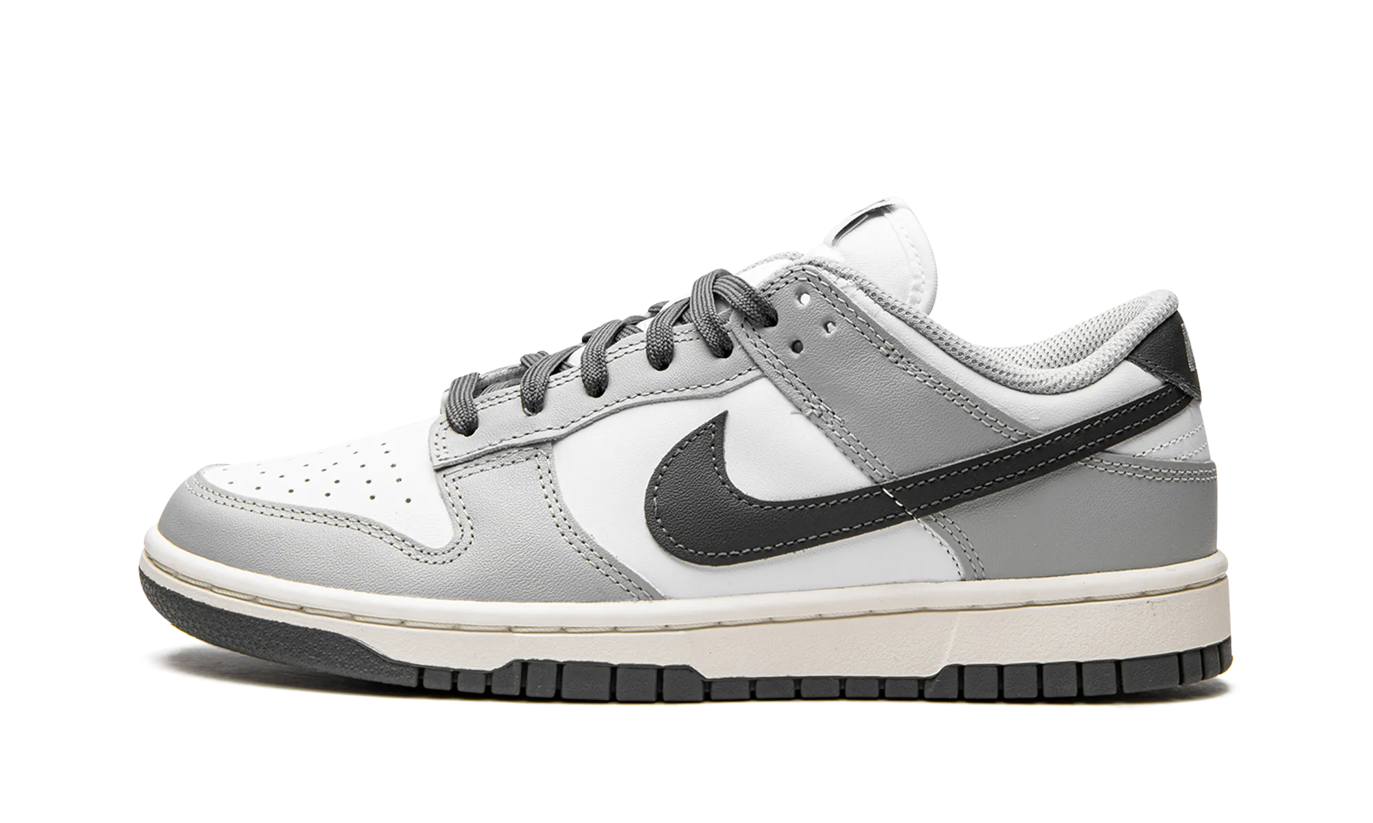 DUNK LO MNS WMNS "Light Smoke Grey" nike womens mesh trainers