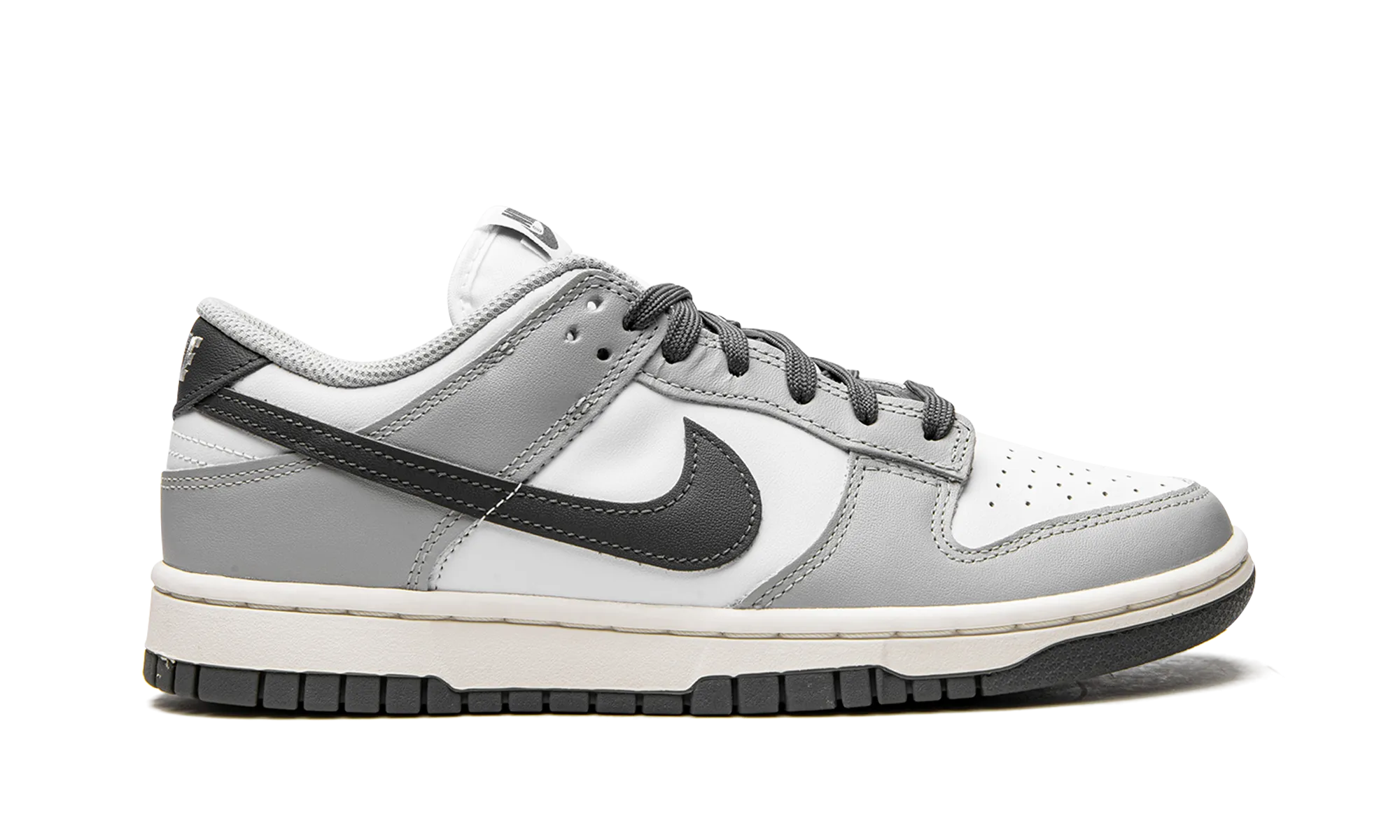 DUNK LO MNS WMNS "Light Smoke Grey" nike womens mesh trainers