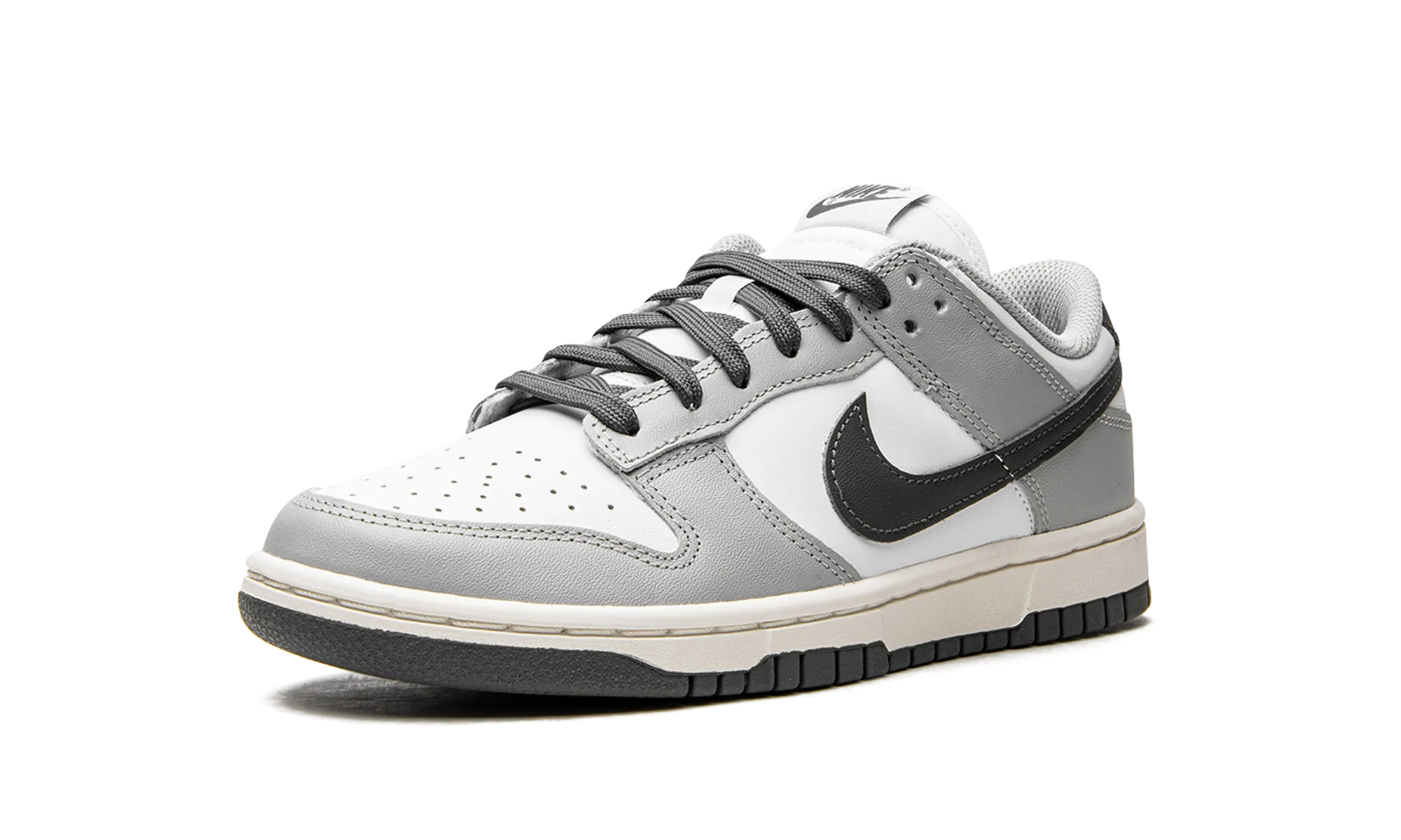 DUNK LO MNS WMNS "Light Smoke Grey" nike womens mesh trainers