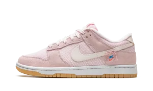 DUNK LO SE MNS WMNS "Teddy Bear" Nike Women's styles