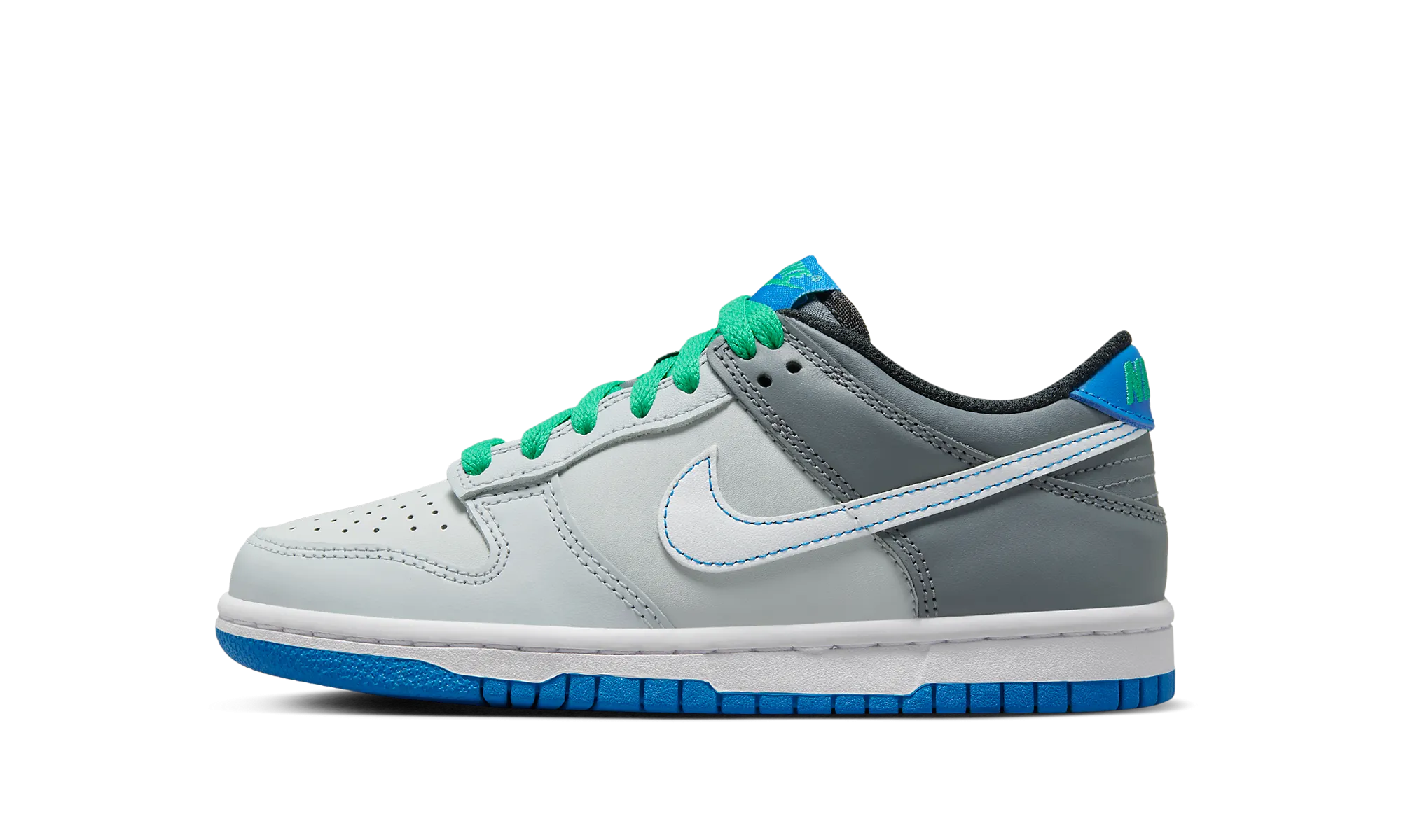 DUNK LOW Grade School "PURE PLATINUM PHOTO BLUE" Nike Grade School styles