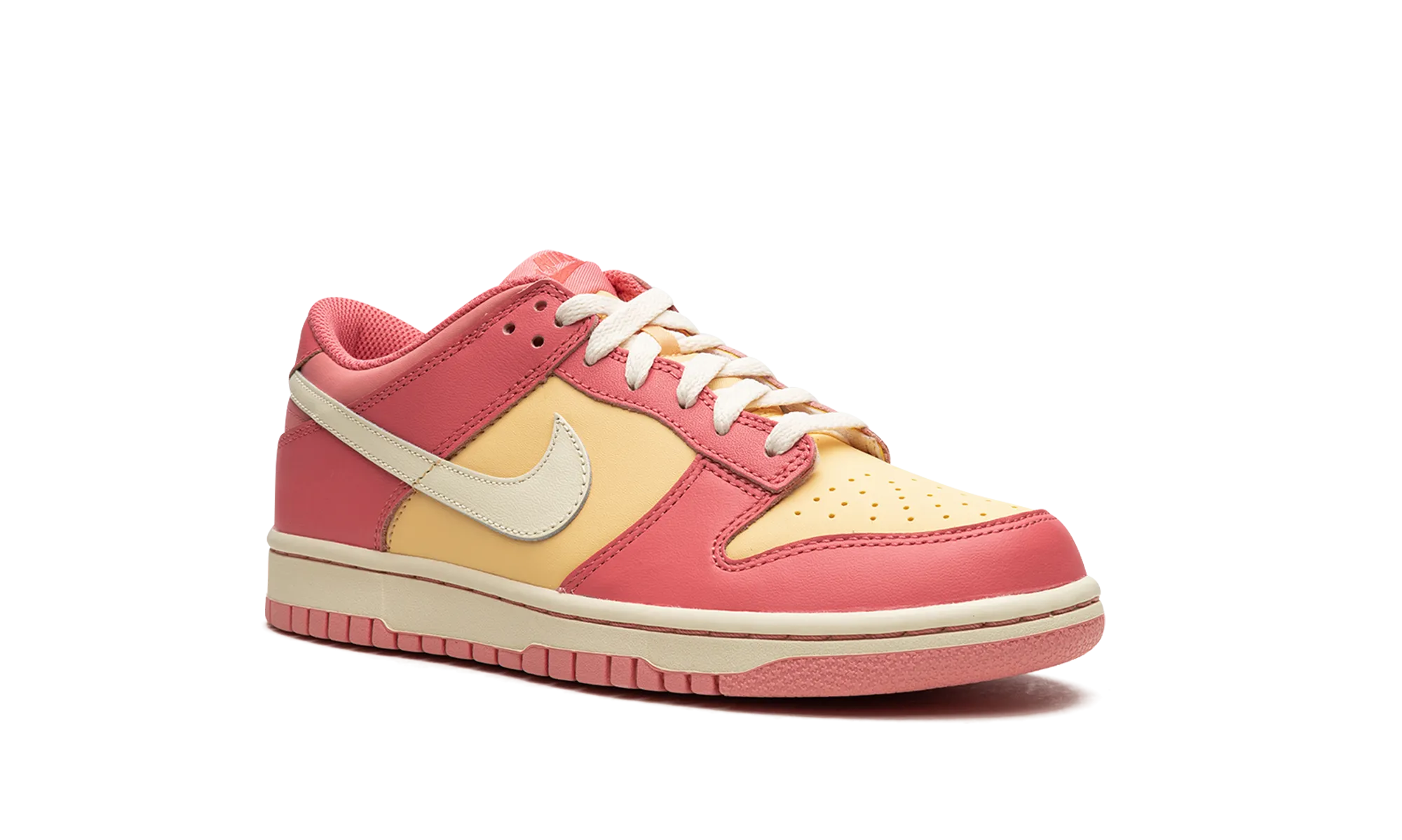 Dunk Low GS "Strawberry Peach Cream" nike school-ready sneakers
