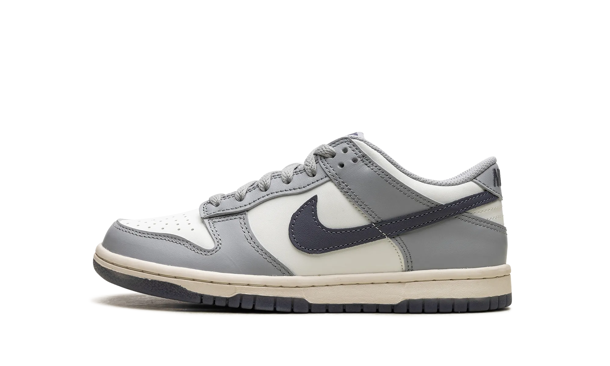 Dunk Low "Light Carbon" Nike Grade School styles