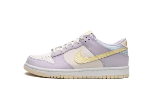 Dunk Low SE BG "Easter" Nike Grade School styles