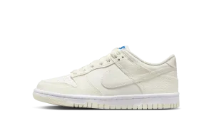 Dunk Low SE GS "Sail Croc" Nike Grade School styles