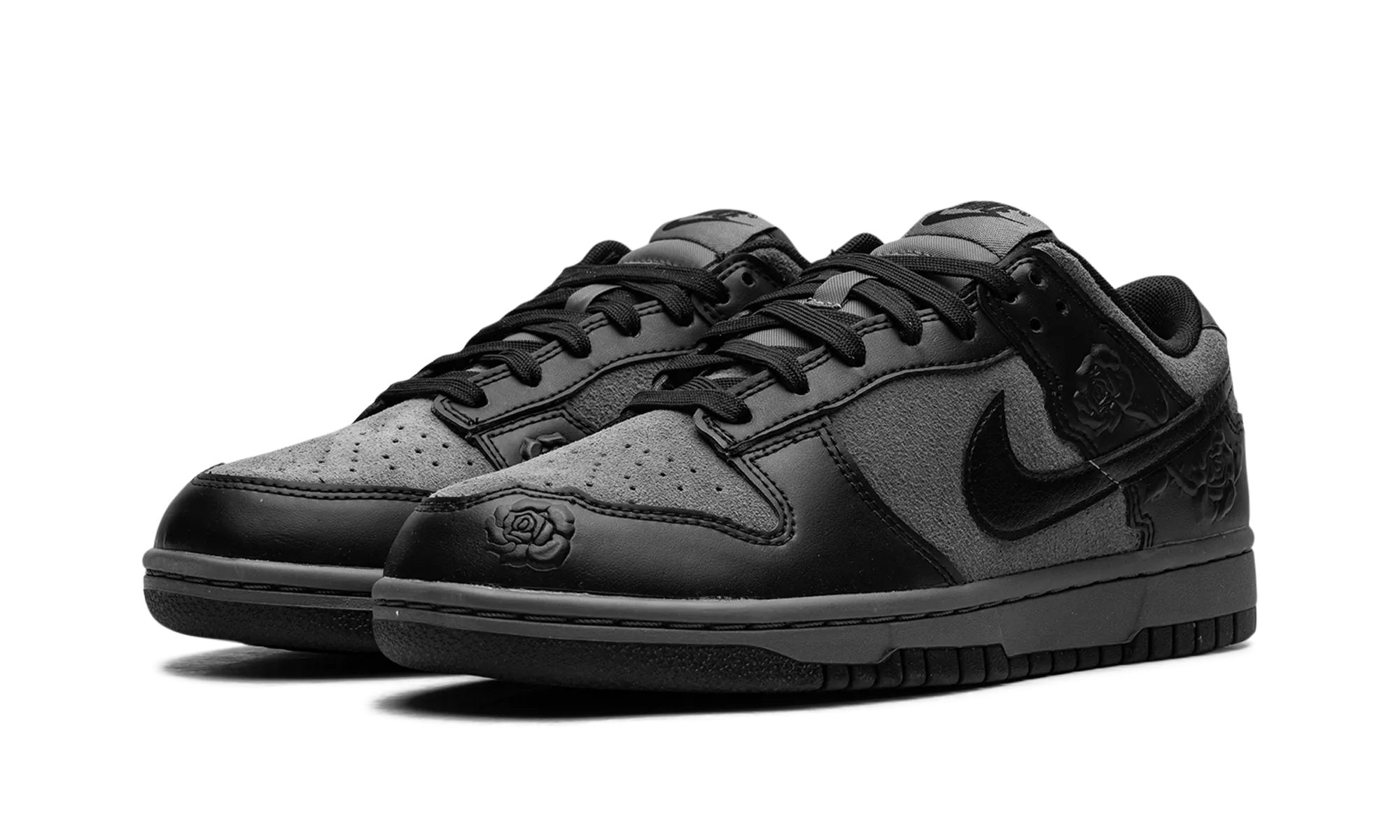 Dunk Low WMNS "Black Roses" nike womens breathable trainers
