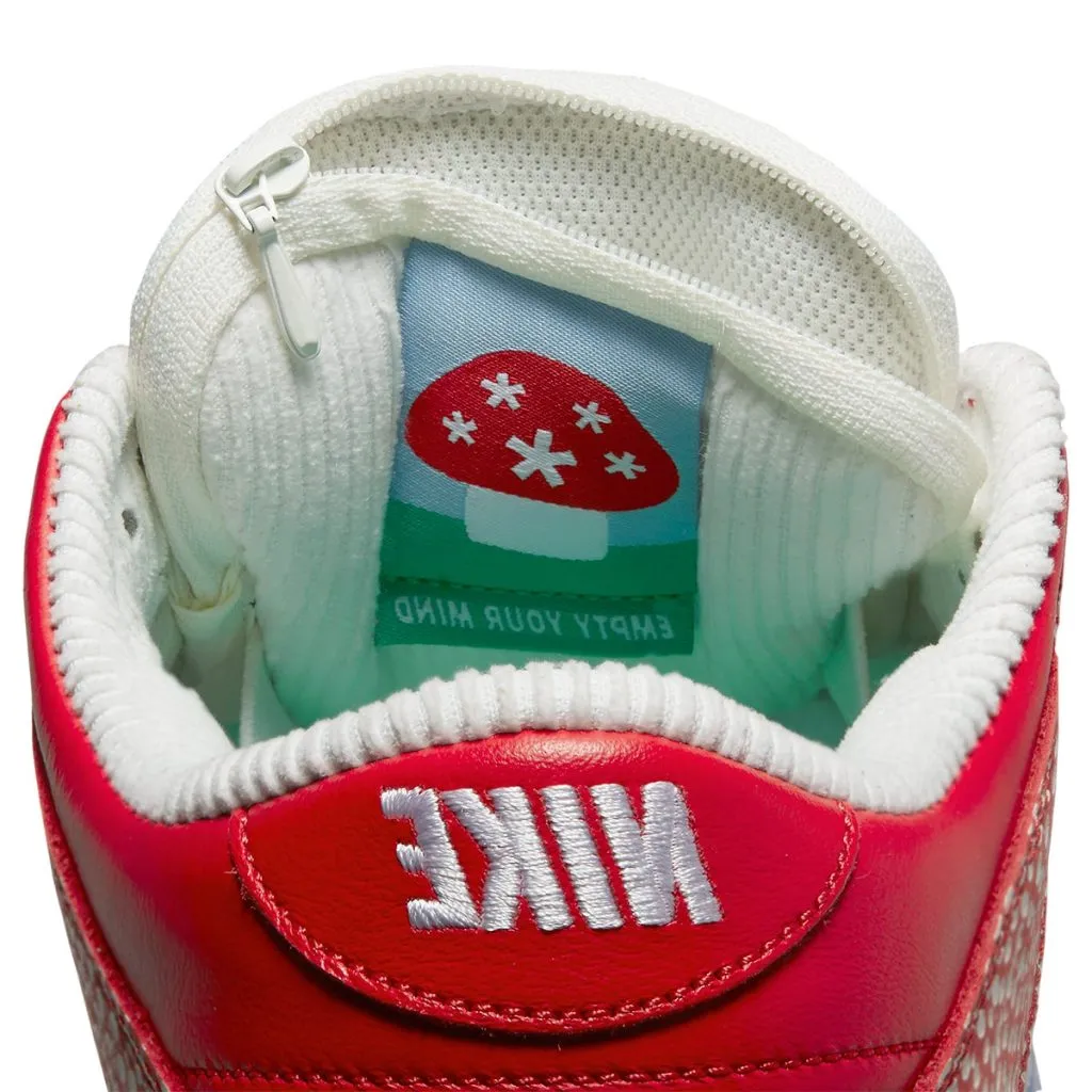 Dunk SB Low Stingwater Magic Mushroom by Nike Iconic Sneakers