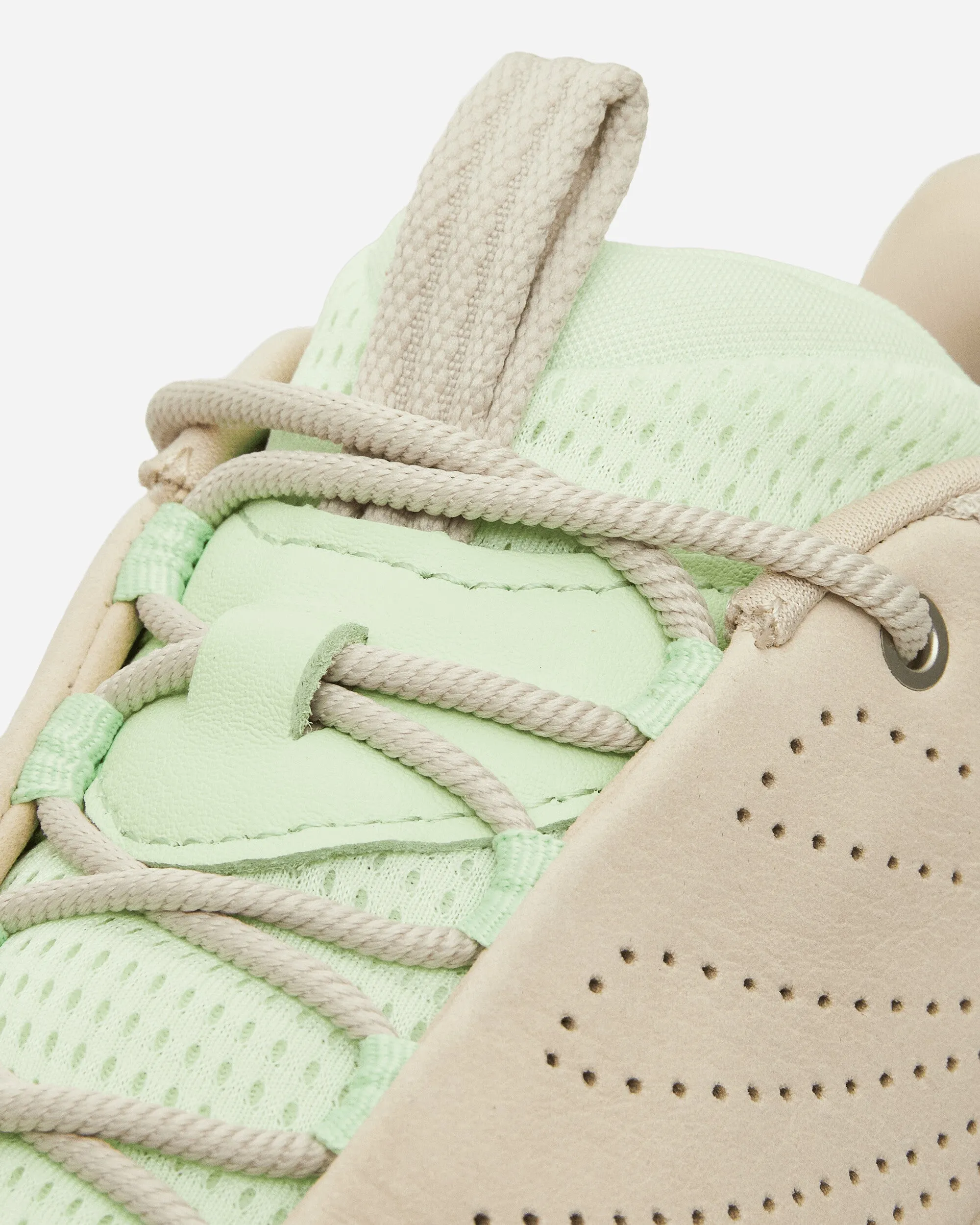 Elevon X Sneakers Oatmeal / Luna Moth Max Cushion Trainers
