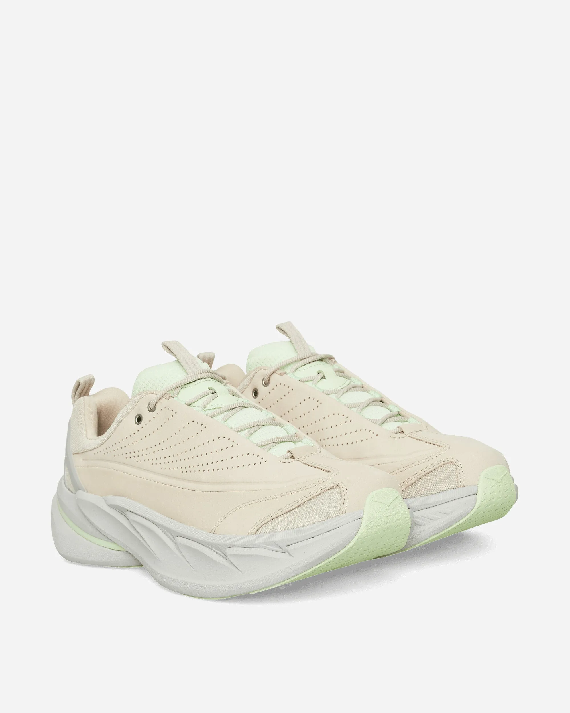 Elevon X Sneakers Oatmeal / Luna Moth Max Cushion Trainers