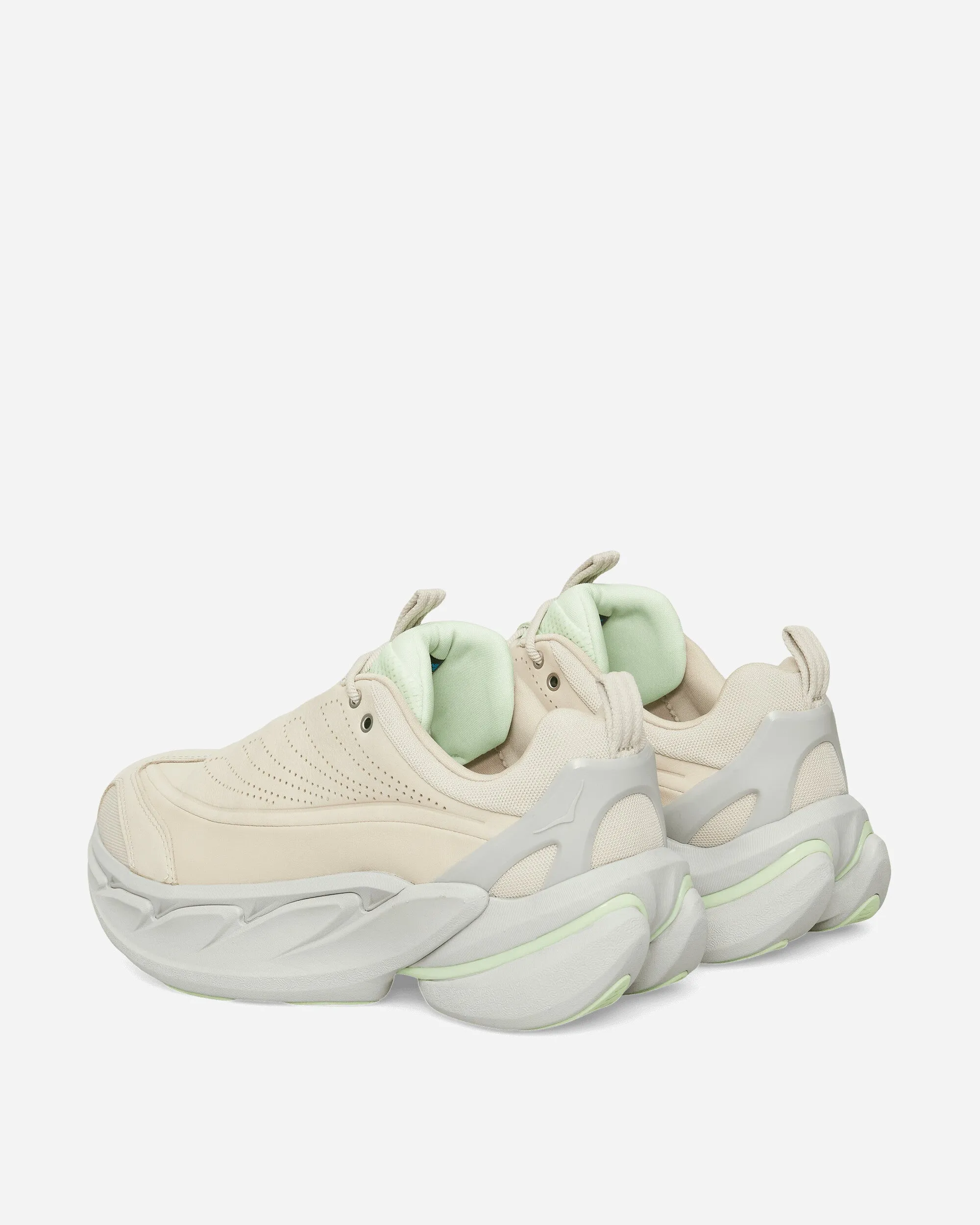 Elevon X Sneakers Oatmeal / Luna Moth Max Cushion Trainers