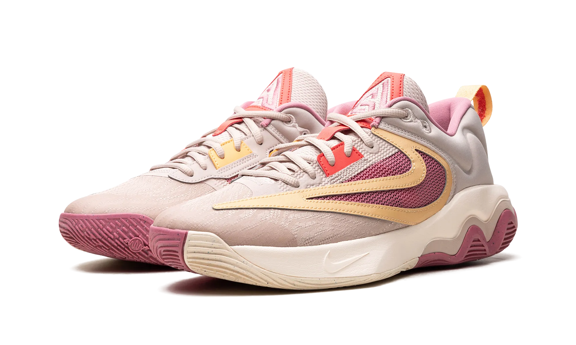 Giannis Immortality 3 "Fossil Stone/Desert Berry" nike everyday mens shoes