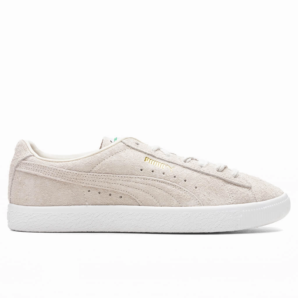 Hairy Suede VTG - White Puma shoes with suede and modern shape