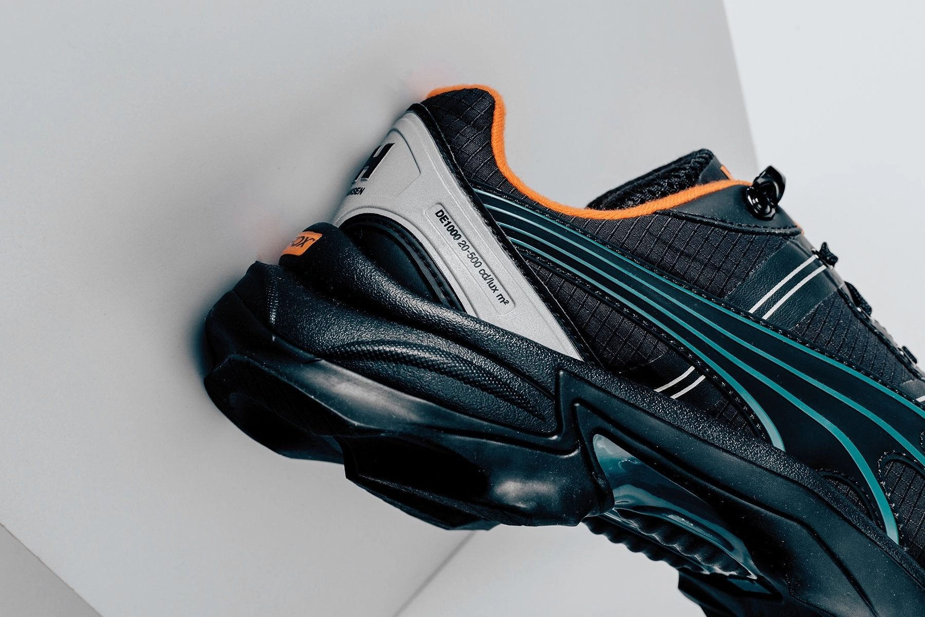 Helly Hansen Nitefox - Black Puma Stripe Logo Trainers