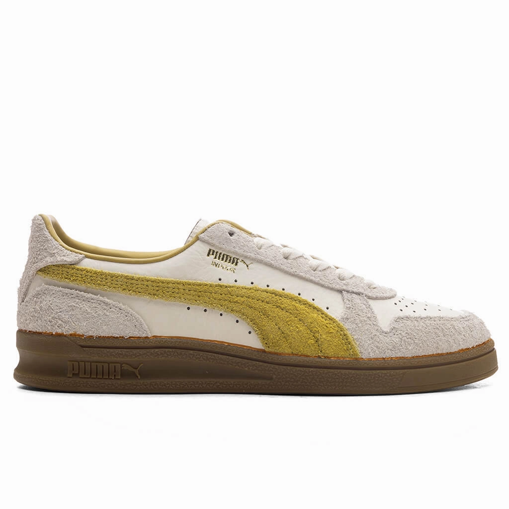 Indoor The Neverworn IV - White Puma shoes with suede and modern shape