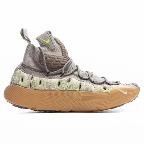 ISPA Sense Flyknit - Enigma Stone/Seafoam/Elemental Gold Nike sneakers in sporty classic colors