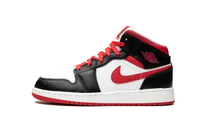Jordan 1 Mid GS "Very Berry" Jordan Grade School styles