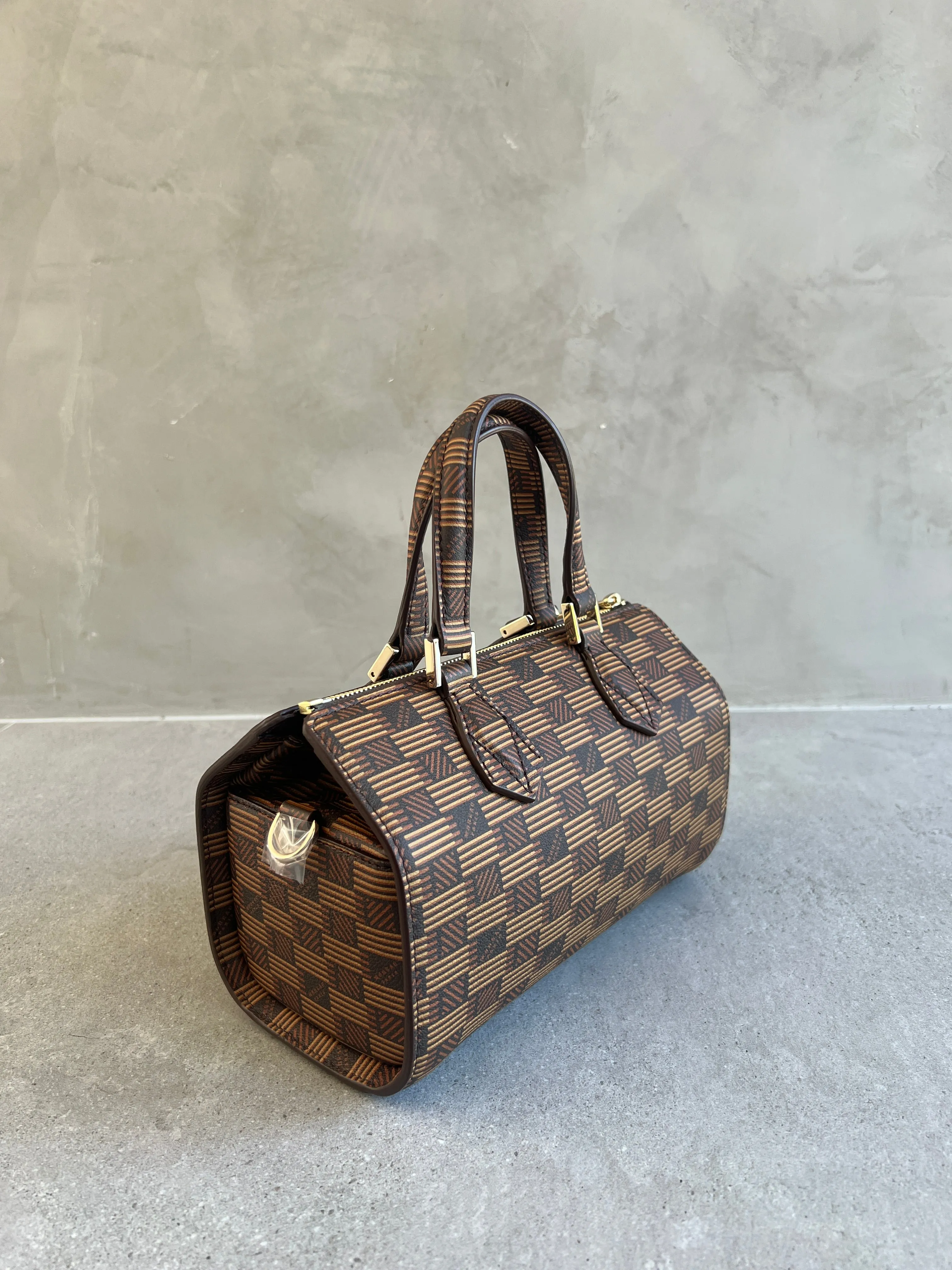 Liberte Boston Calf leather, Chocolate Moreau Bags
