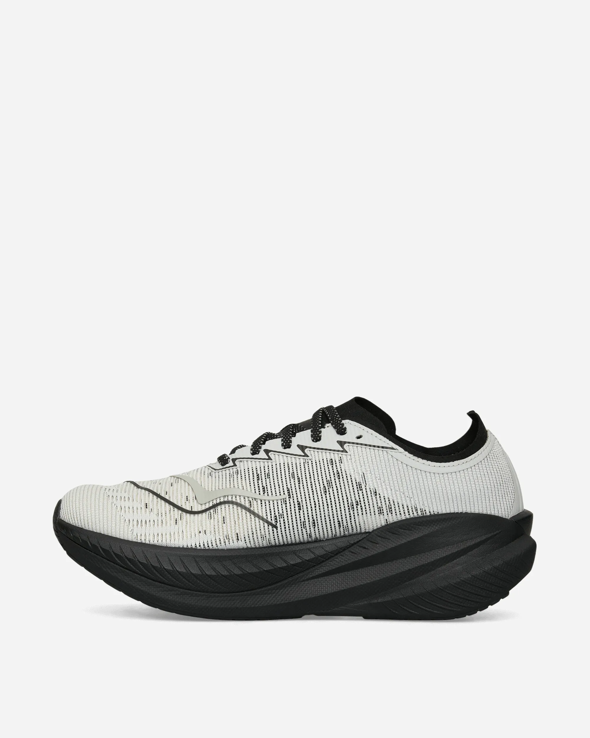 Mach X 2 Sneakers Black / Stardust Max Cushion Trainers