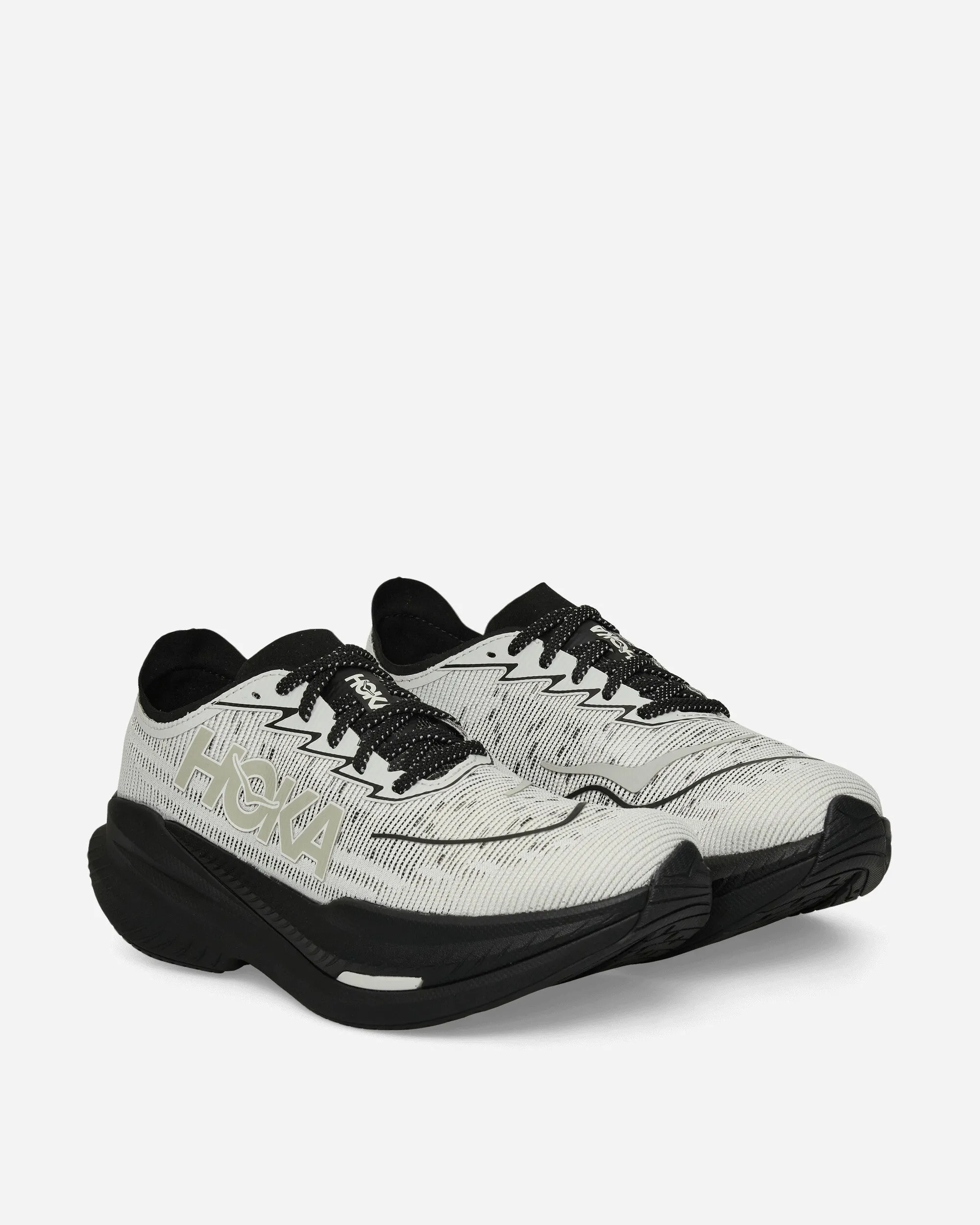 Mach X 2 Sneakers Black / Stardust Max Cushion Trainers