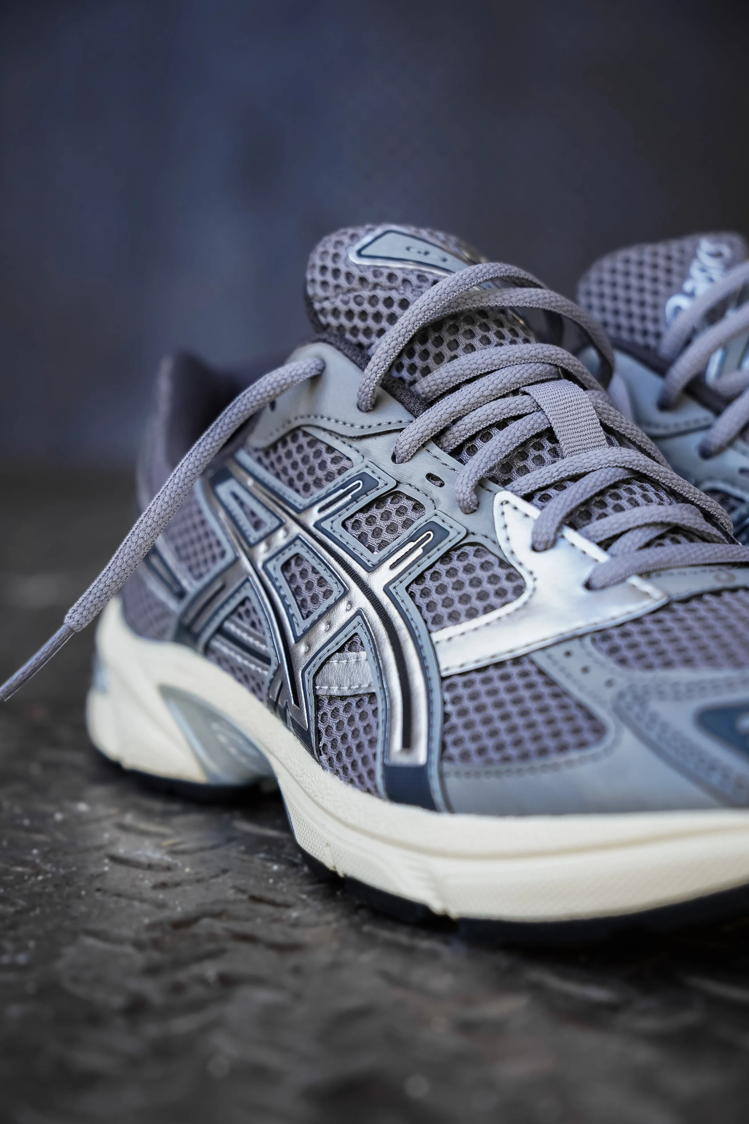Mens Asics Gel-1130 (Clay Grey/Pure Silver) running shoe close-up shots