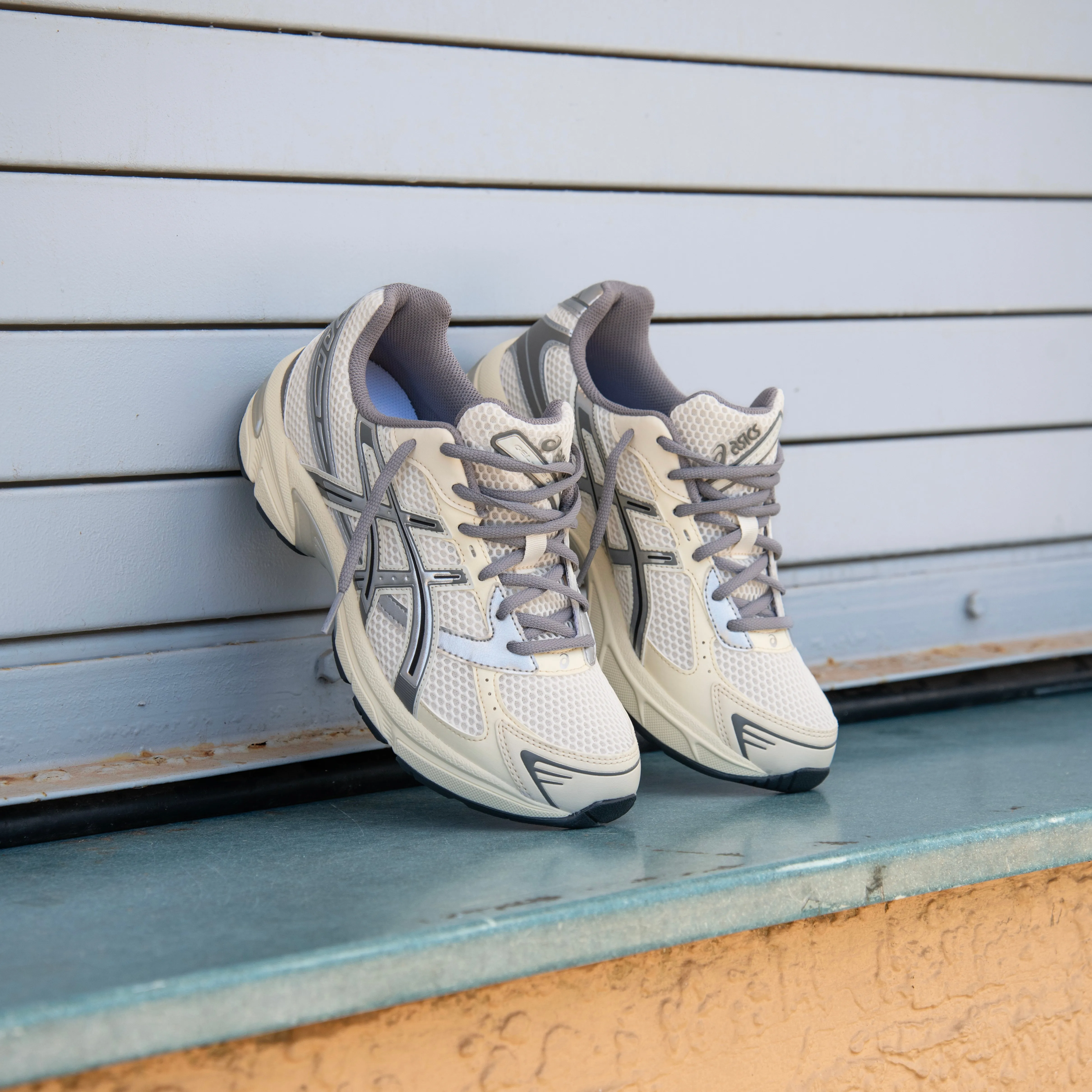 Mens Asics Gel-1130 (Cream/Clay Grey) running shoe close-up shots