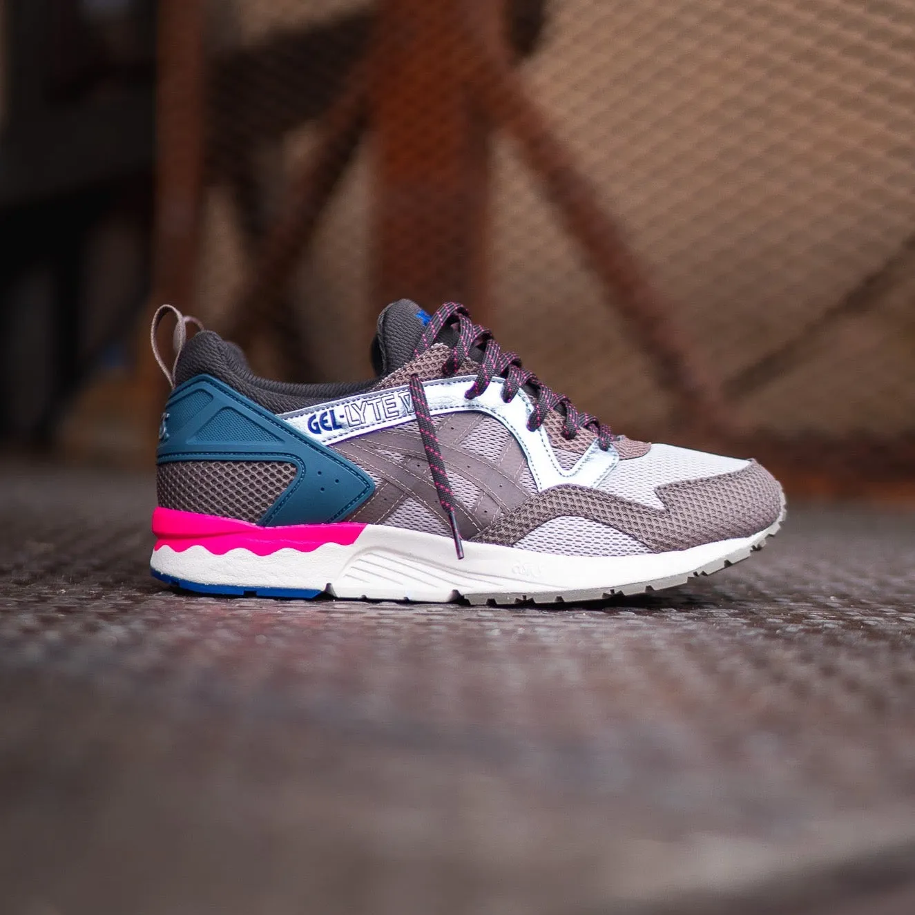 Mens Asics Gel-Lyte 5 (Simply Taupe/Greige) - 1203A283-250 Asics sport performance shoes