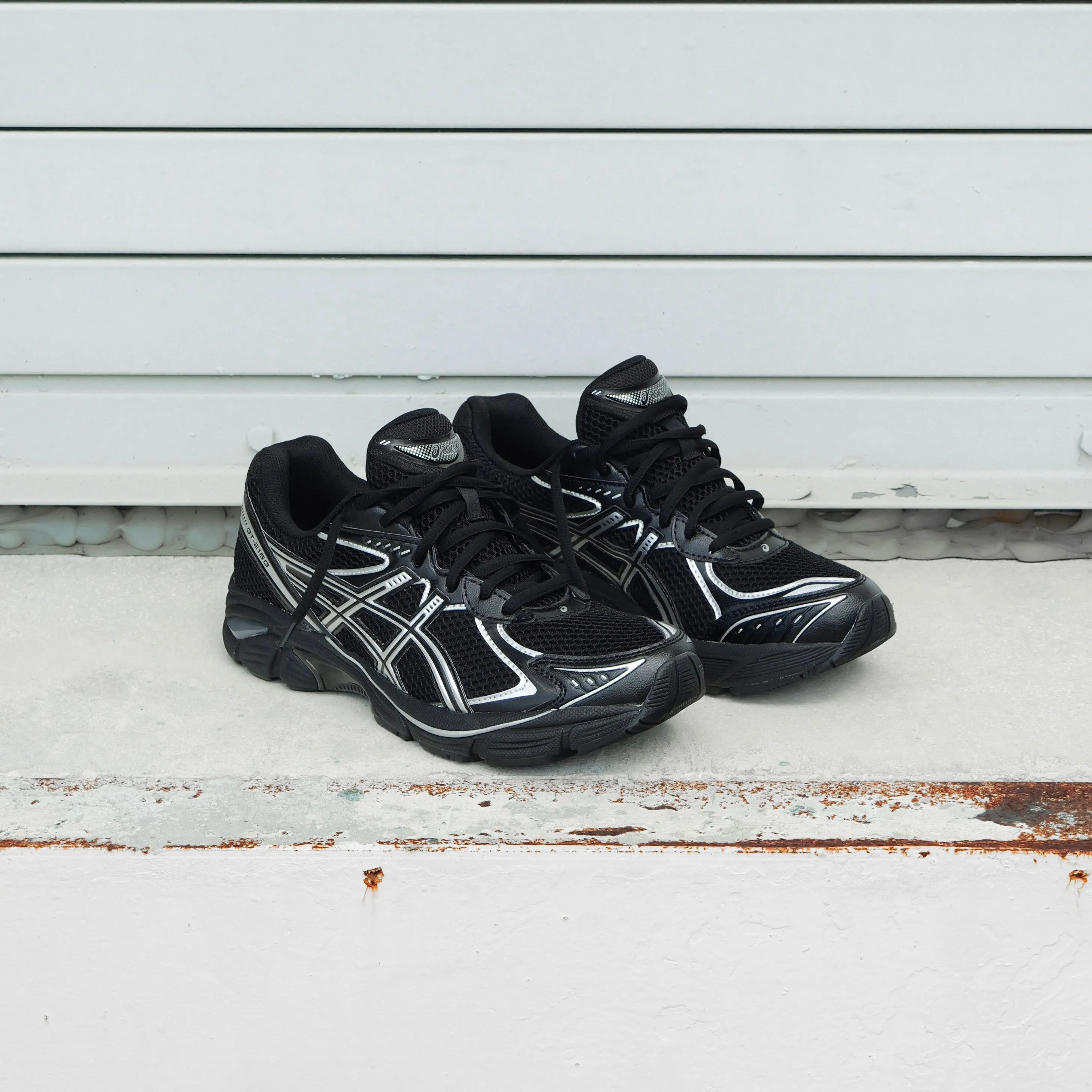 Mens Asics GT-2160 (Black/Pure Silver) running shoe close-up shots