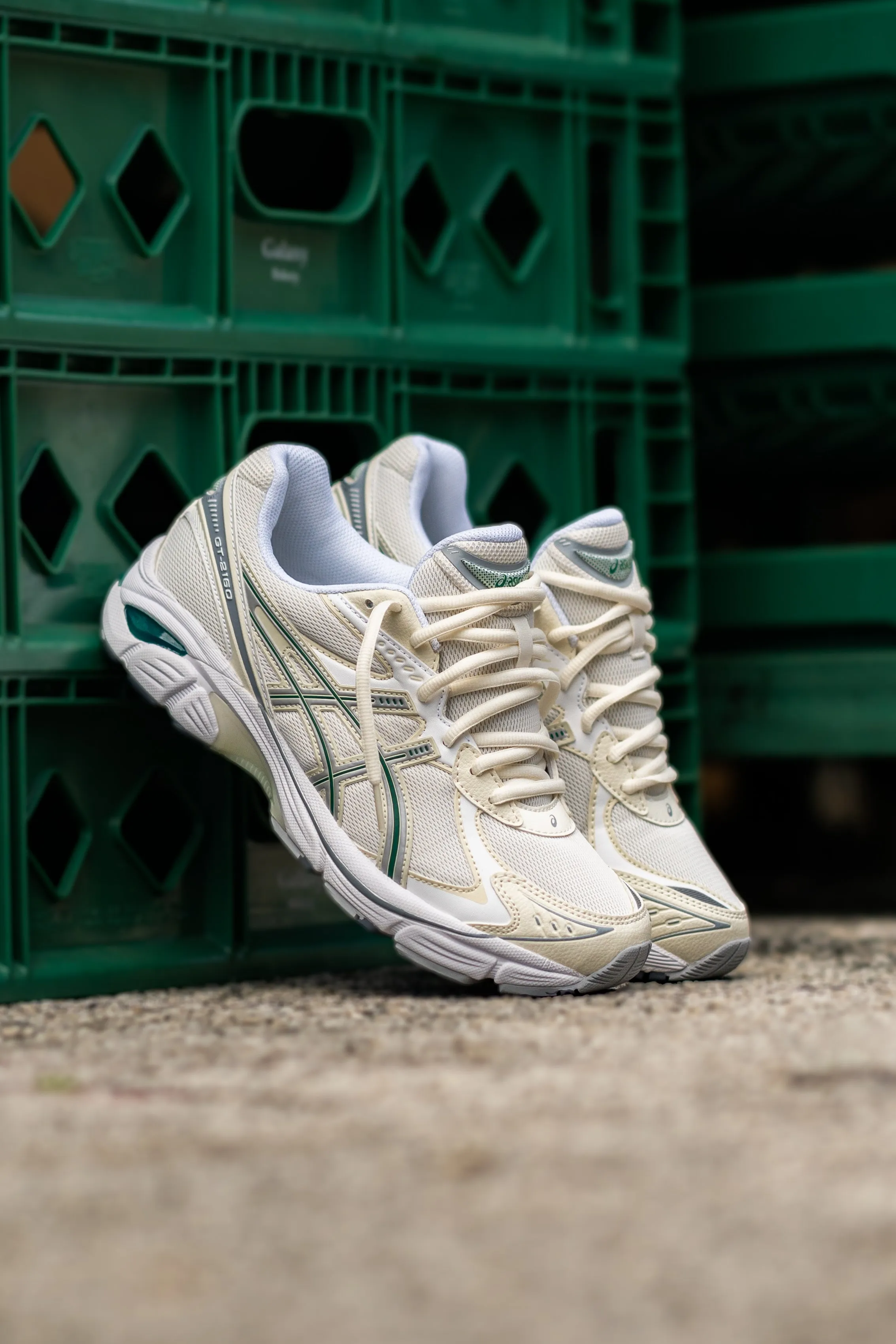Mens Asics GT-2160 (Cream/Jasper) running shoe close-up shots