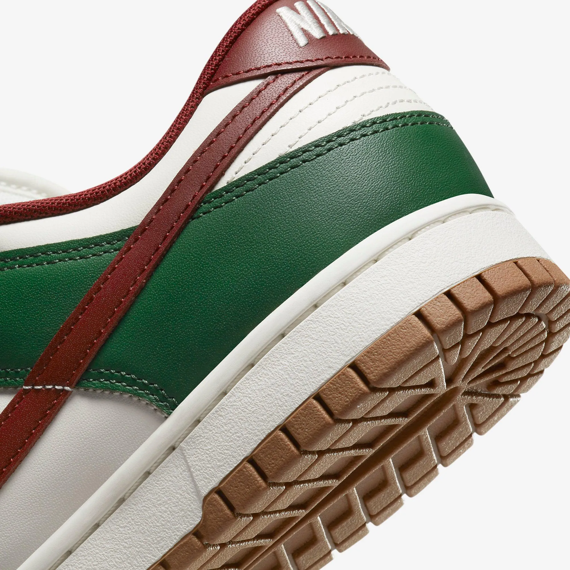 (Men's) Nike Dunk Low Retro 'Gorge Green / Team Red' (2022) FB7160-161 Nike Comfort Fit Lifestyle Shoes