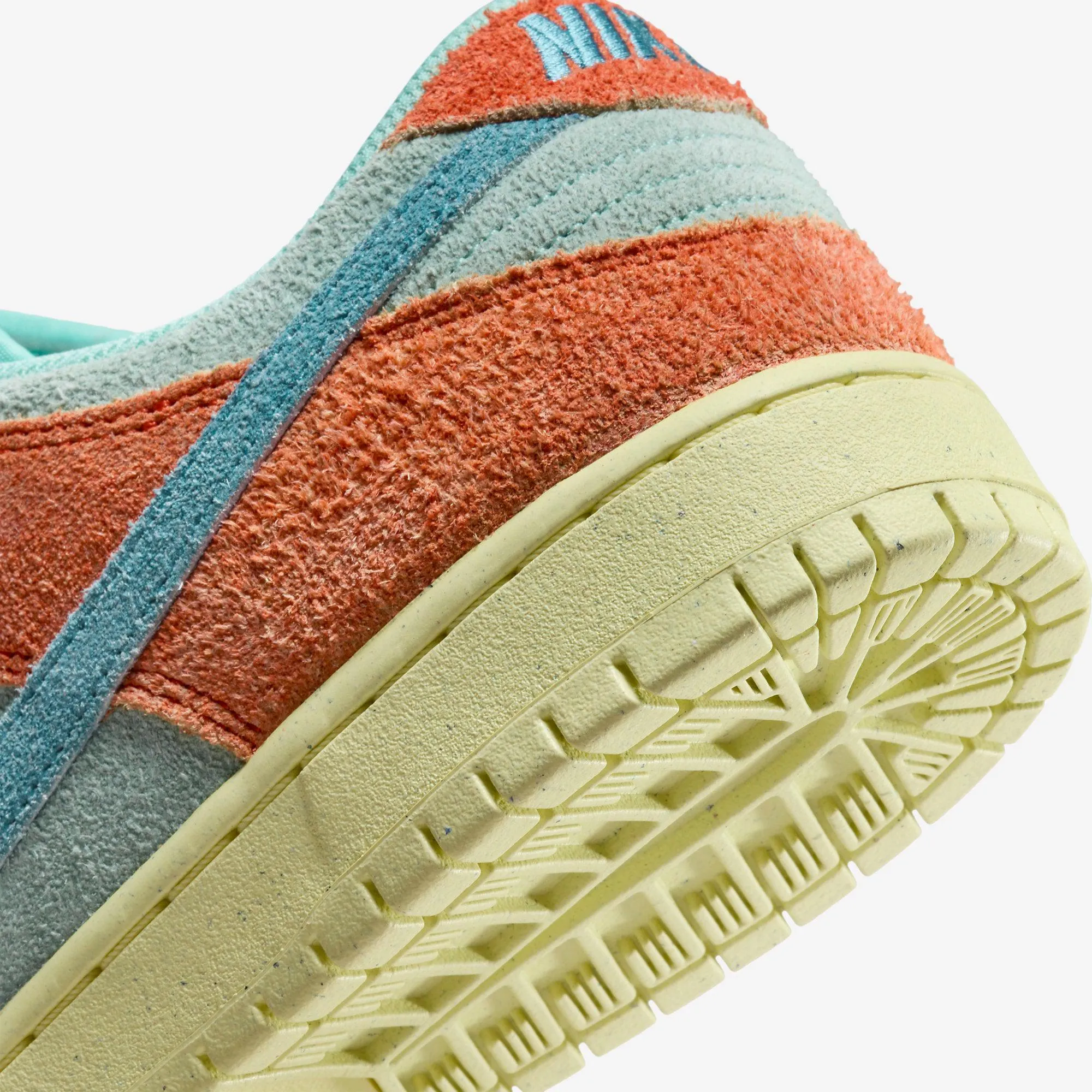 (Men's) Nike SB Dunk Low Pro PRM 'Orange / Emerald Rise' (2023) DV5429-800 Nike Comfort Fit Lifestyle Shoes