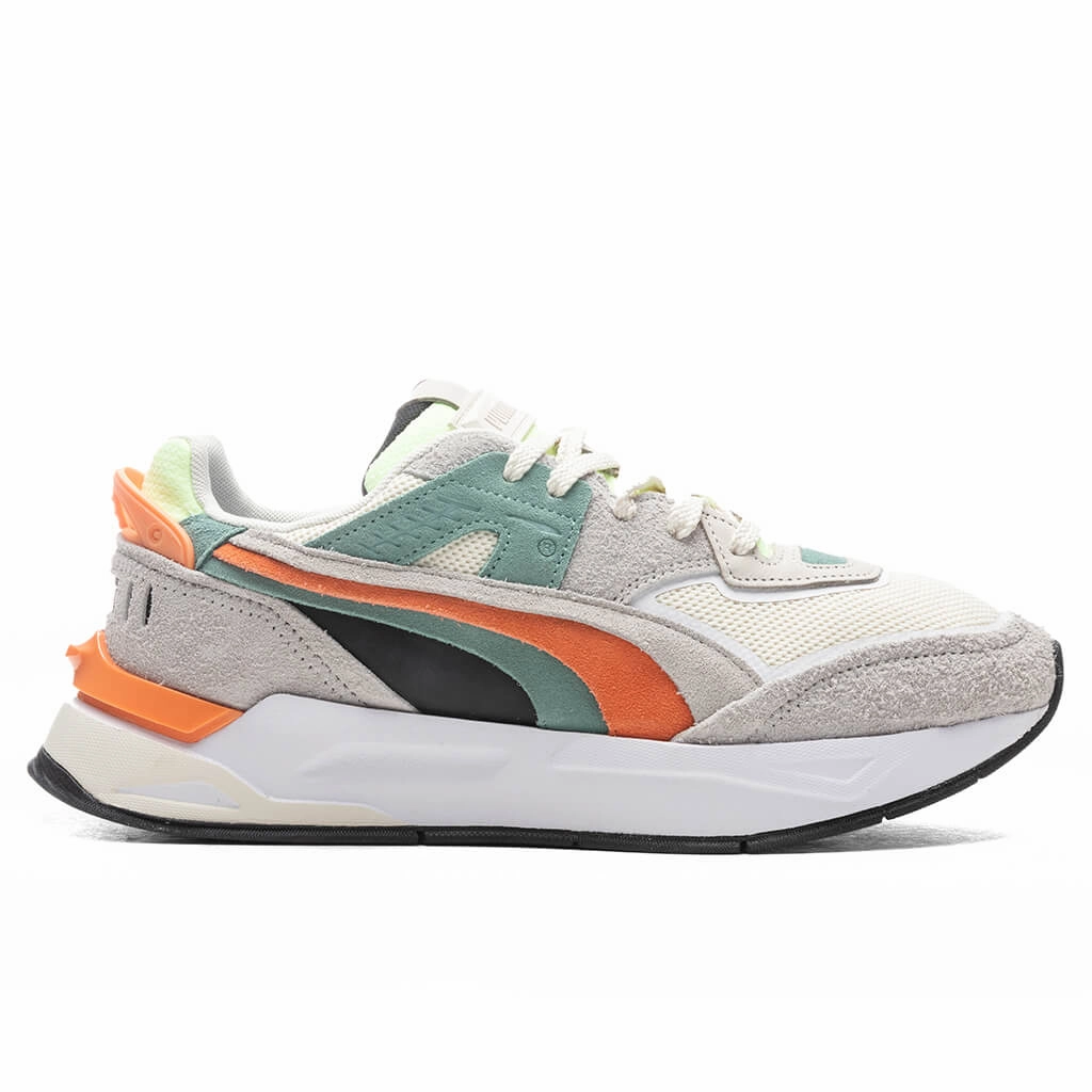 Mirage Sport Layers - White Puma shoes with suede and modern shape