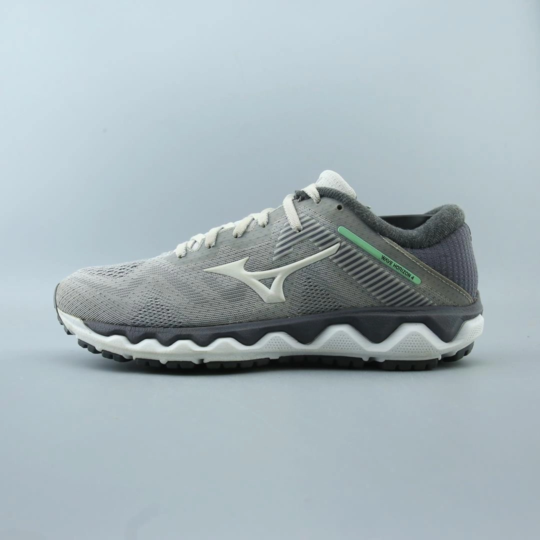 MIZUNO WAVE HORIZON 4 Mizuno sporty athletic shoe styles