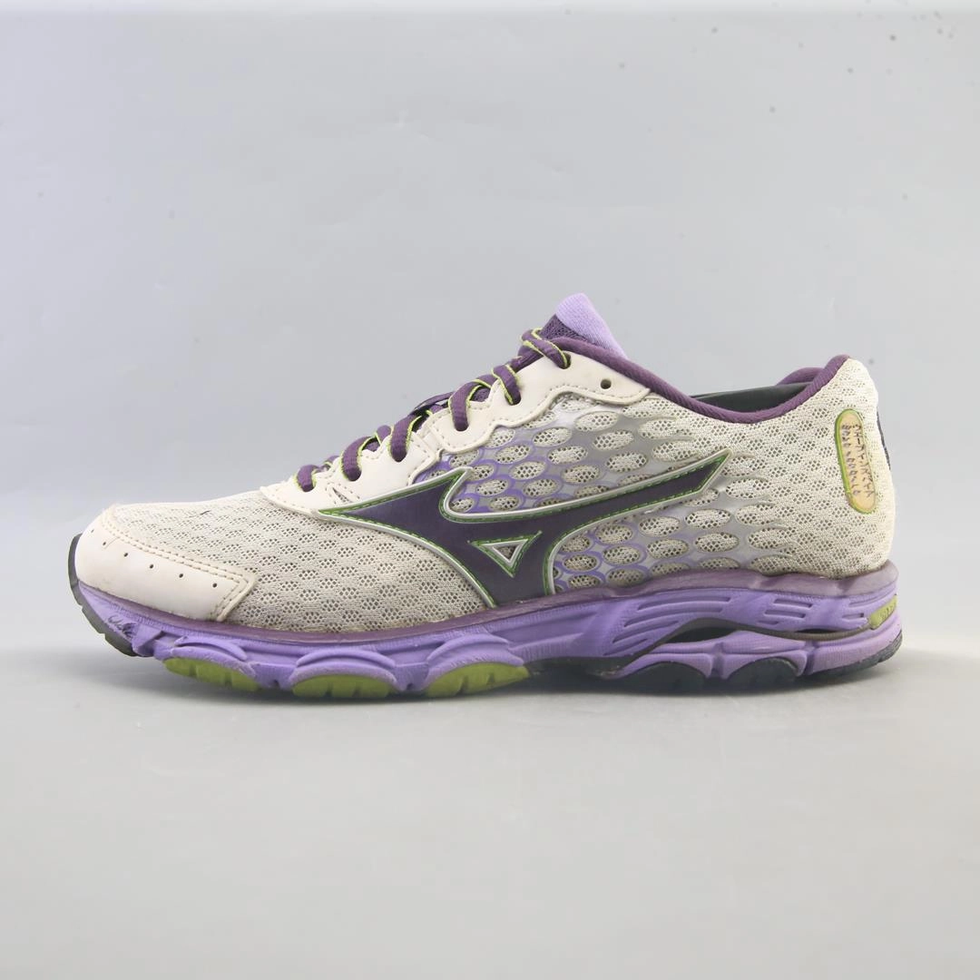 MIZUNO WAVE INSPIRE 11 Mizuno sporty athletic shoe styles