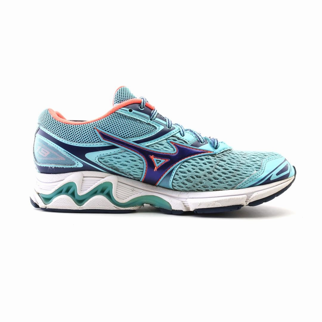 MIZUNO WAVE INSPIRE 13 Mizuno sport shoe styles